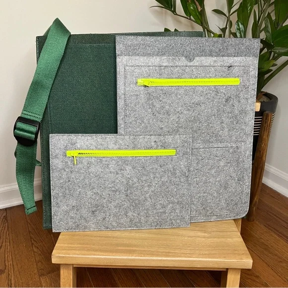 Mad Rabbit Kicking Tiger (M.T.K.R.) green felt backpack - Picture 7 of 8